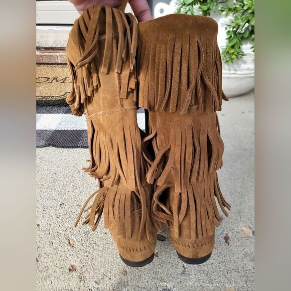 Minnetonka Women's Shoes 3 Layer Fringe Boot Taupe Size 9 - Picture 11 of 11